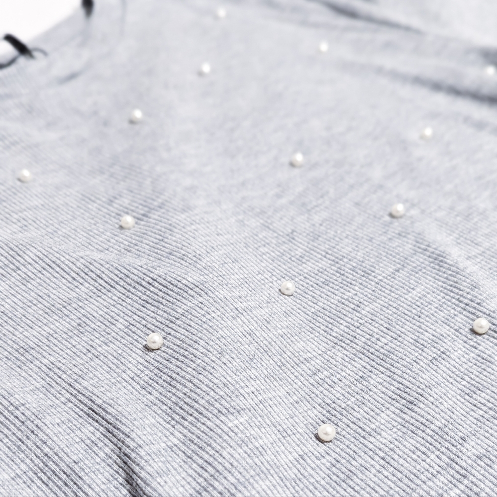 Zara Trafaluc Pearl Beaded Gray Ribbed Knit Short Sleeve Crop Top, Size Medium